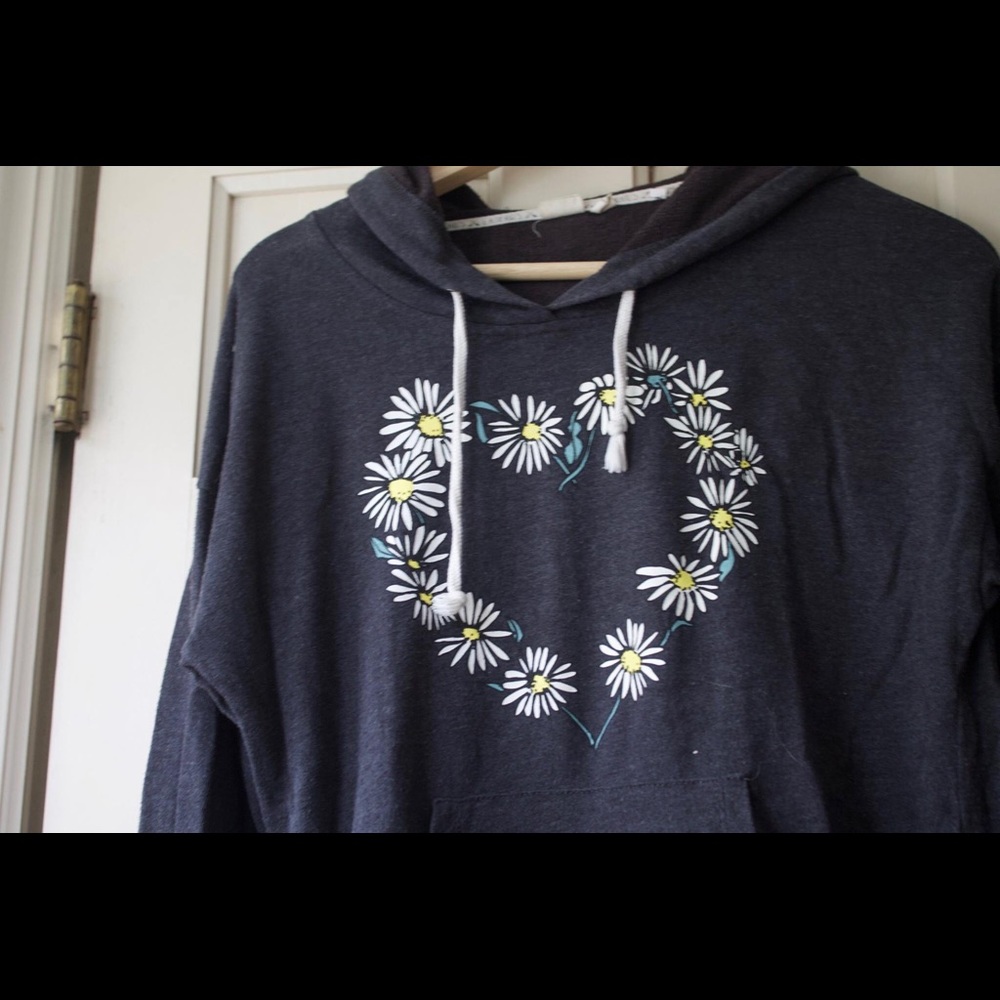 Daisy Heart sweatshirt
